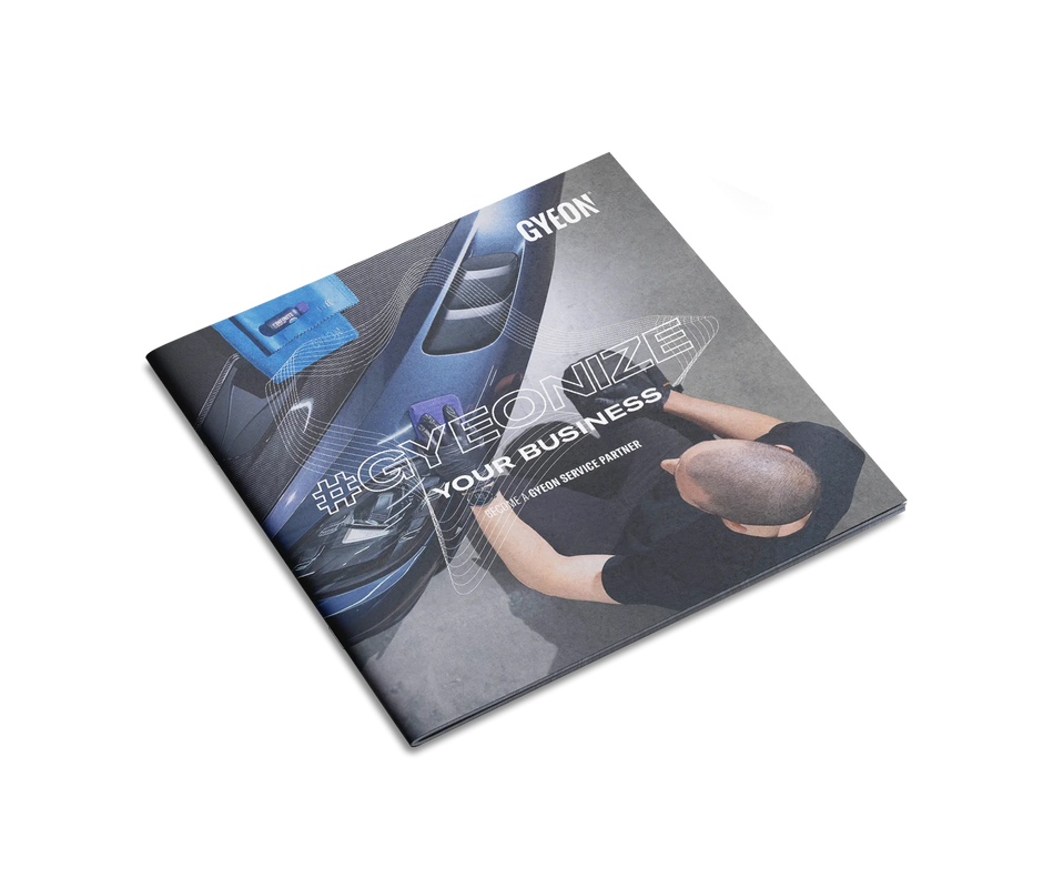 GYEON Broschüre mit Cover-Aufdruck #GYEONIZE und Handbild