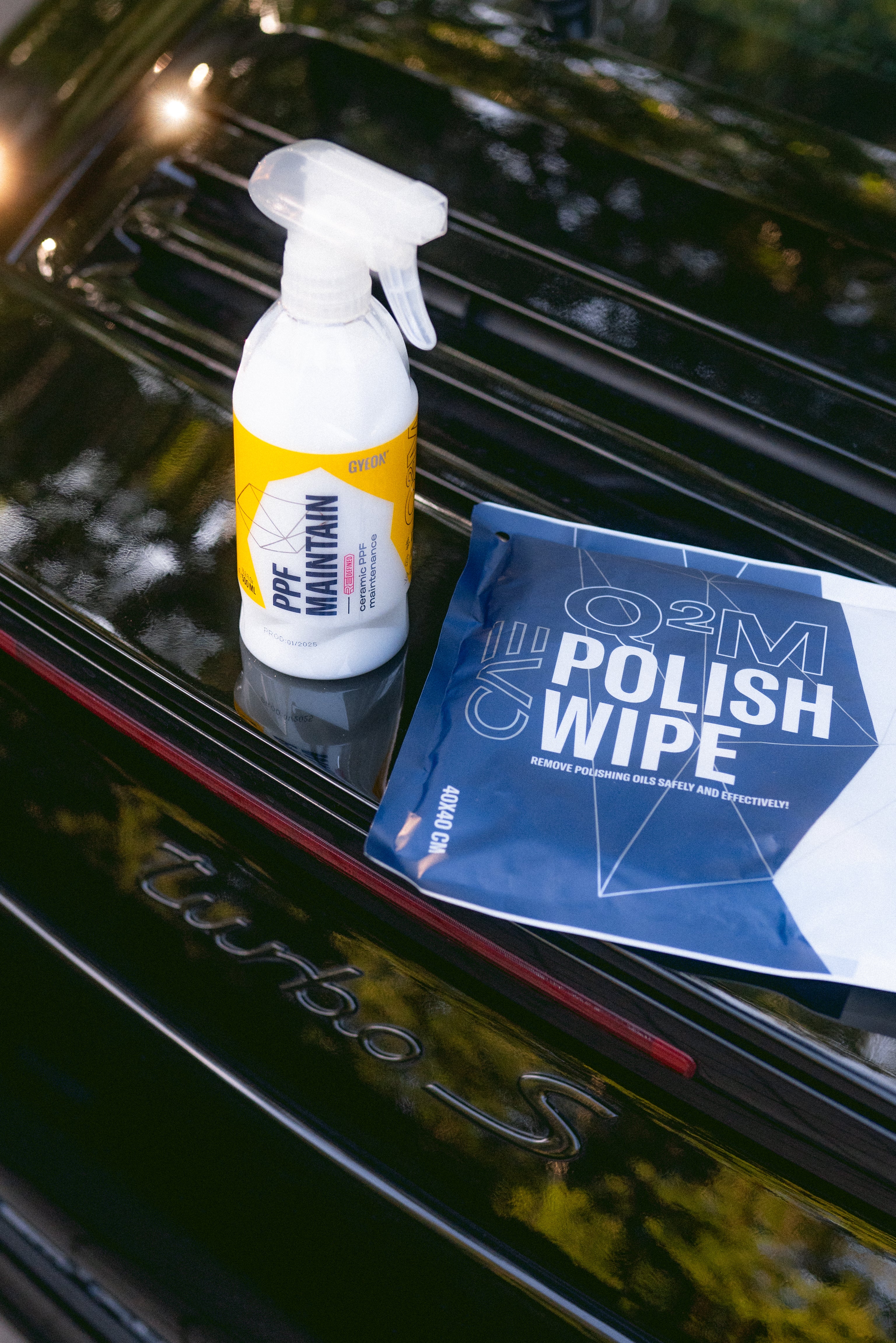 PPF-Pflegespray und blaues Poliertuch „Polish Wipe“